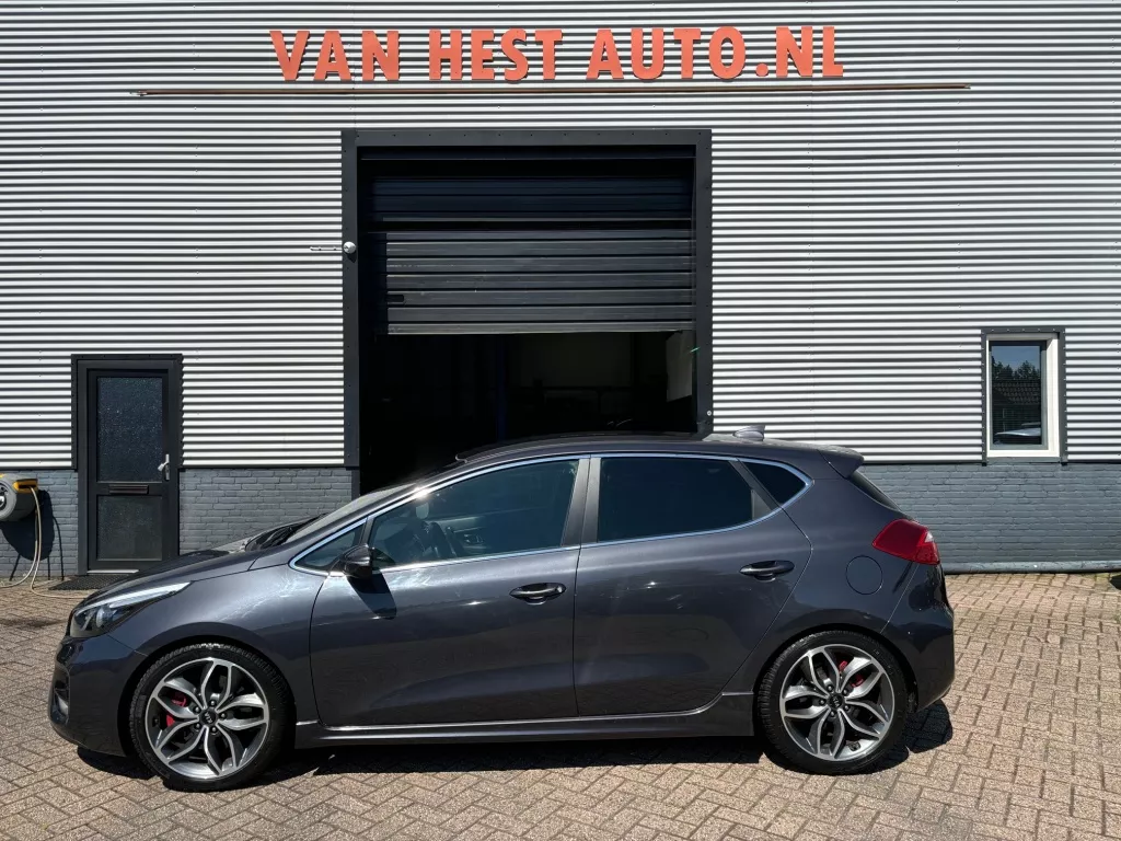 Kia cee'd 1.6i T-GDi GT | 204 PK | 3 MND GAR | XENON | NAVI | LEER | CRUIS